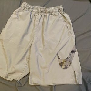 NIKE SHORTS